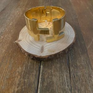 Vintage Rare Find Cuff Great Condition